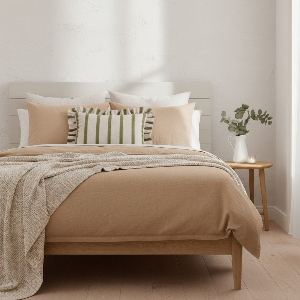 Housse de coussin à volant rayé