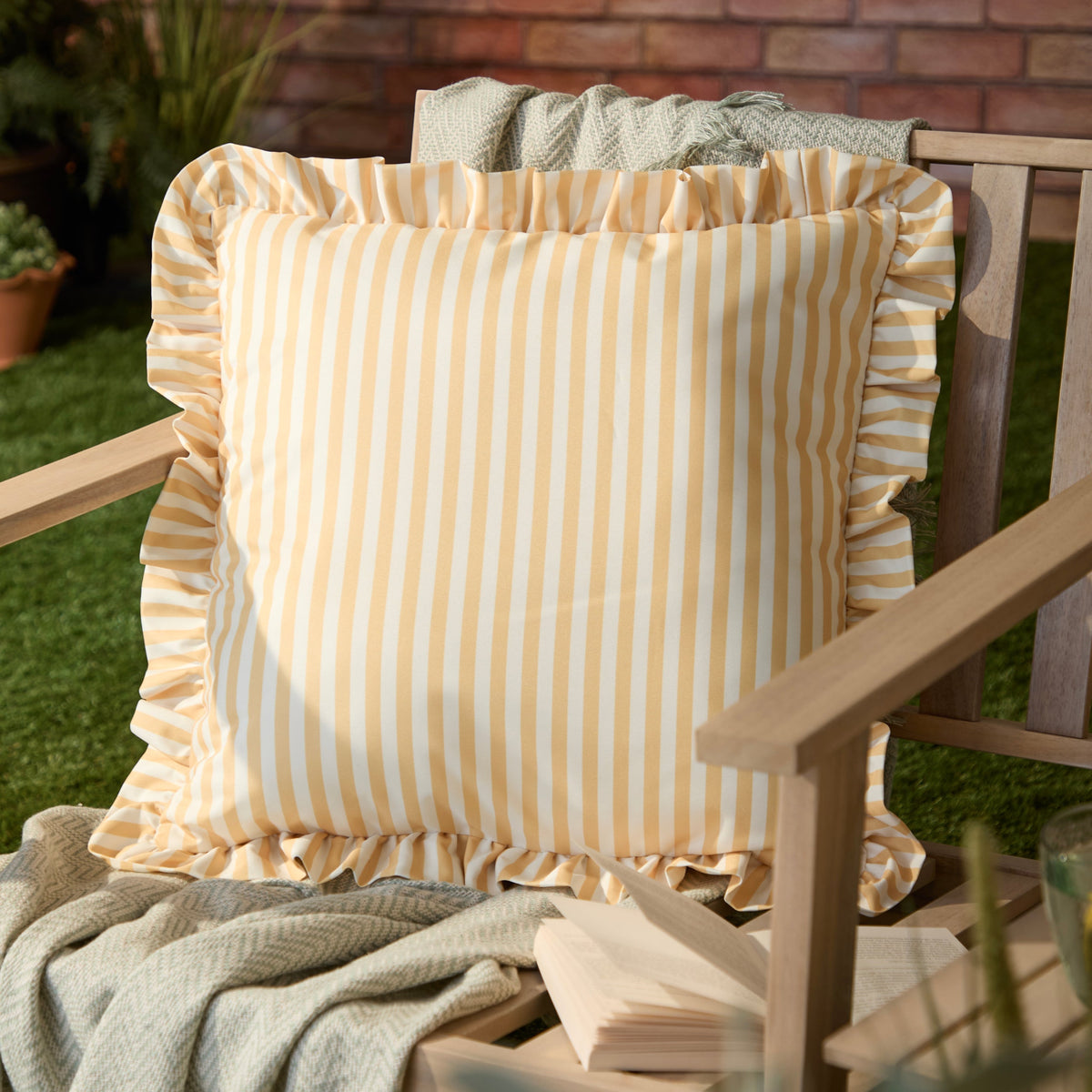 Housse de coussin extérieur à volant